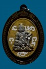 【正牌】高僧龍婆拉架大師 虎頭魯士 布周十面派(燙金版 後必打) 連金色鐳射防水殼(No.30107)