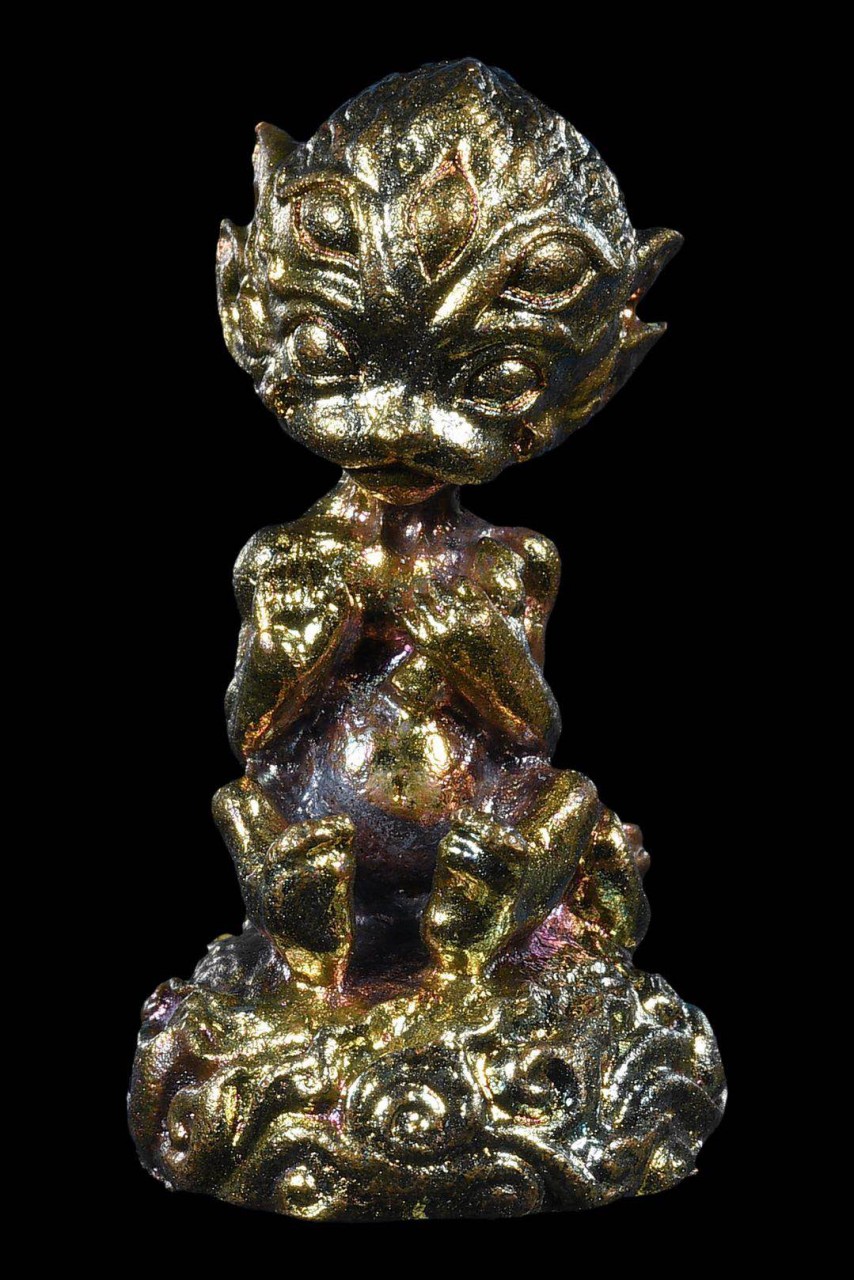 泰国佛牌 龙婆boon阿瓦大师 五眼四耳 配戴型 (金色) (no.7864)