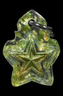 【正牌】泰國聖物 龍婆拉架大師{柏阿贊運碌哇剎破}2564 一期 {速馬哈立}幸運星(綠色)配戴型 連閃藍色邊防水殼 (No.30287)