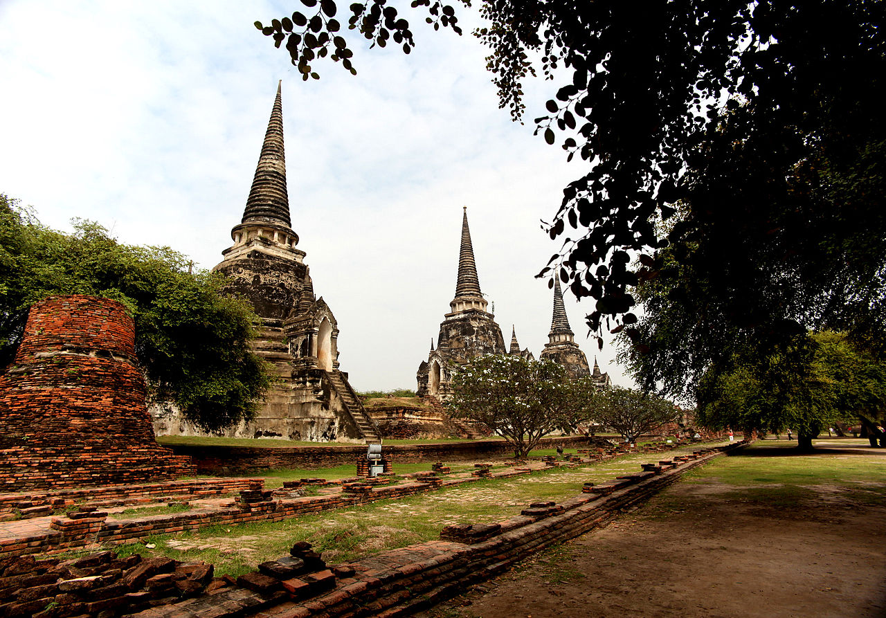 1280px-three-pagodas-ayutthaya.jpg