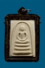 【正牌】寺廟屈鐵冠燙 高僧龍婆啤(培)大師 祟笛佛牌 連黑金邊防水殼(No.29846)