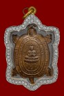 【正牌】龍婆了大師 財龜佛牌 (雷雷雷版本) 配戴型 附驗證卡 連意大利金鑽防水殼(No.29686)